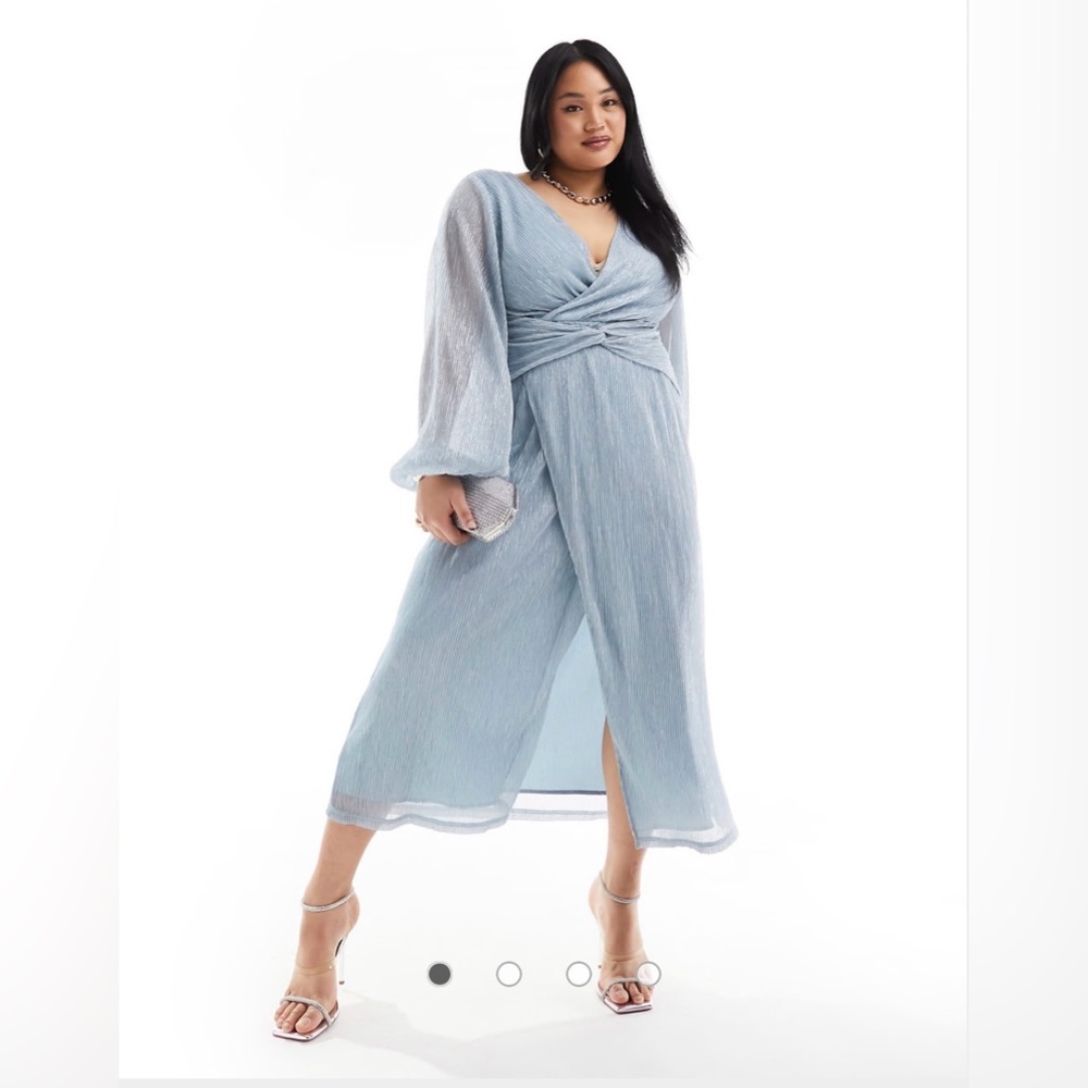 Pretty Lavish Curve knot front plisse midaxi